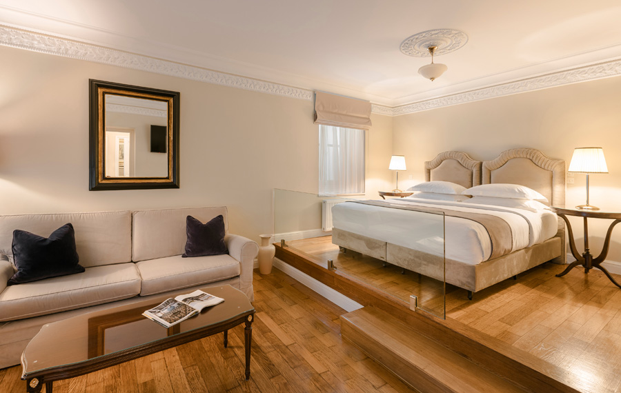 JUNIOR SUITE